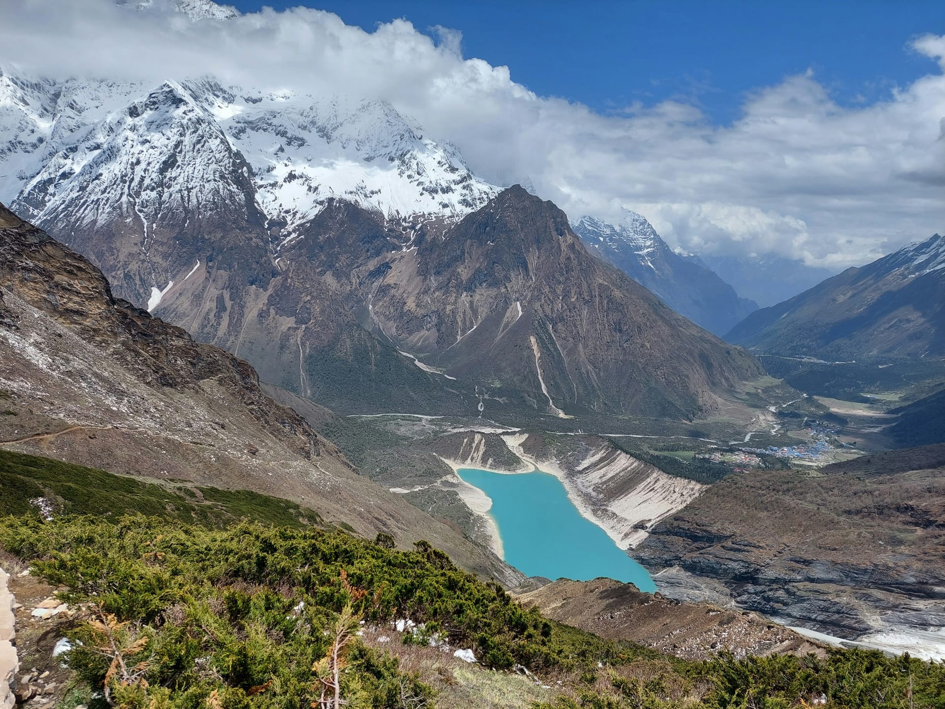 Manaslu Circuit Trek hero view